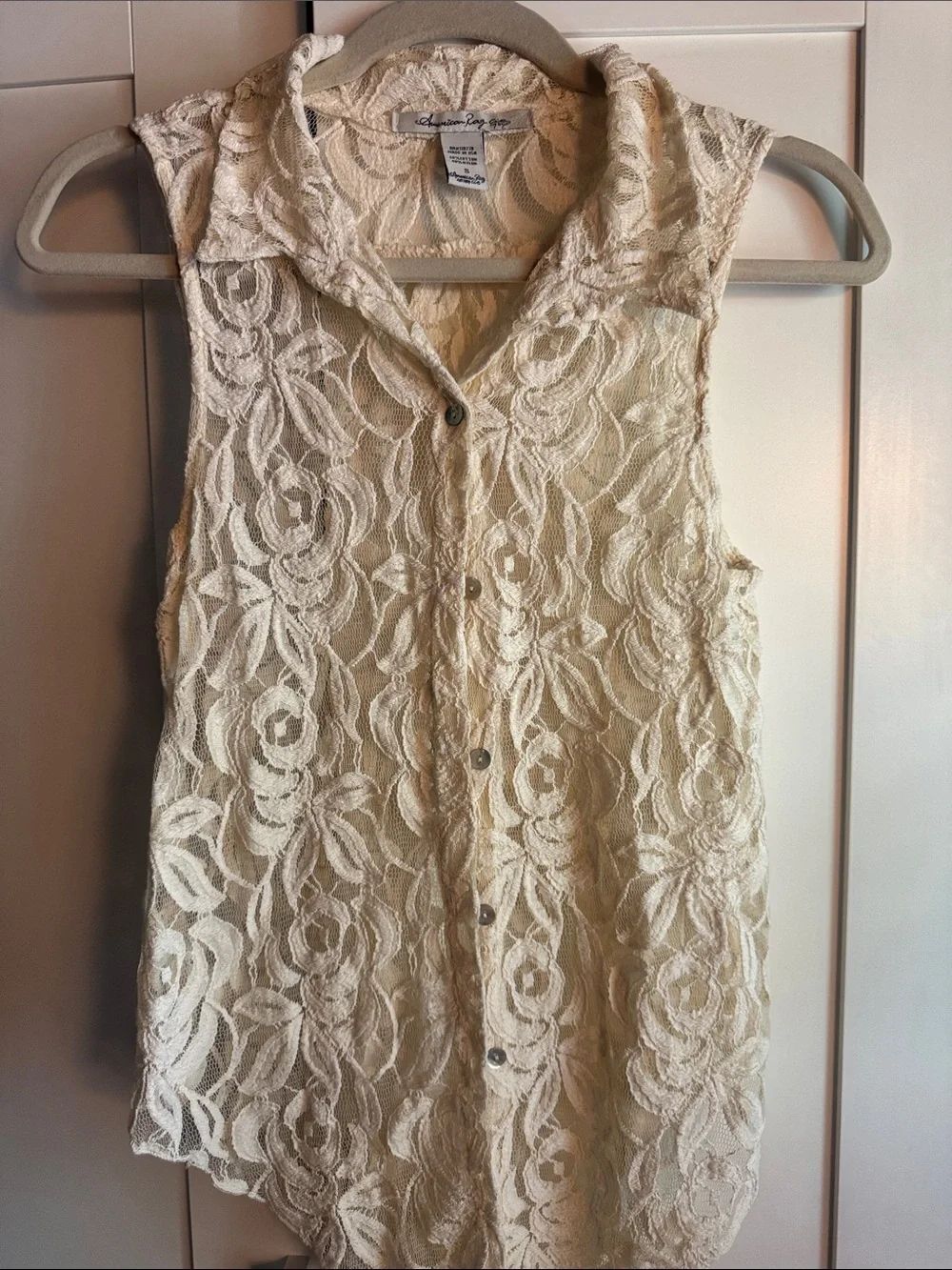 American Rag Cie Cream Lace Sleeveless Button-Down Blouse